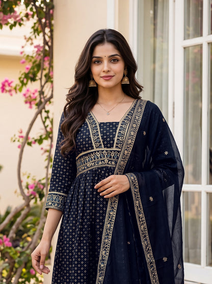 women-navy-blue-vichitra-silk-kurta-square-neck-gold-zari-closeup-bohorang