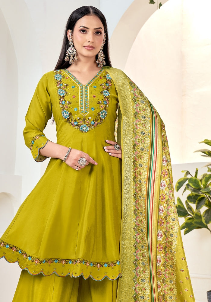 Mehndi Green Kuhu Embroidered Kurta Set with Dupatta