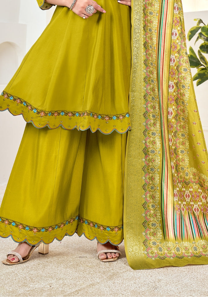 Mehndi Green Kuhu Embroidered Kurta Set with Dupatta