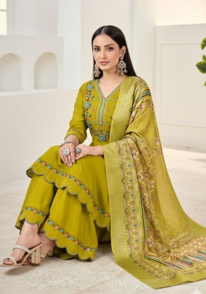 Mehndi Green Kuhu Embroidered Kurta Set with Dupatta