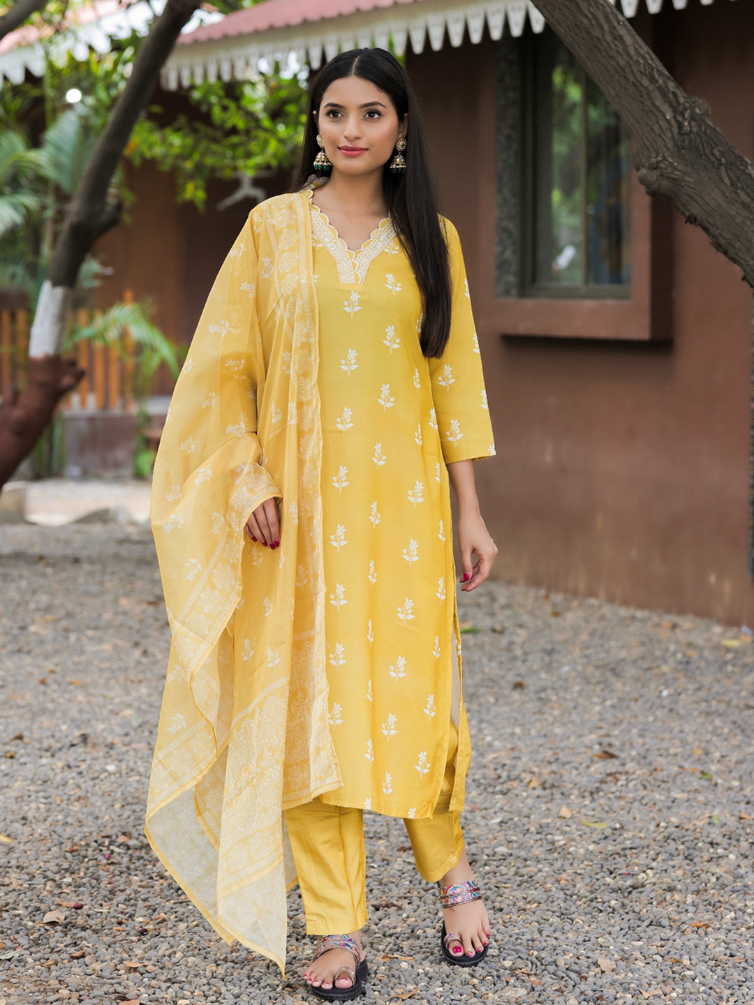 buy-women-yellow-rayon-straight-kurta-set-online-m-l-xl-xxl-bohorang