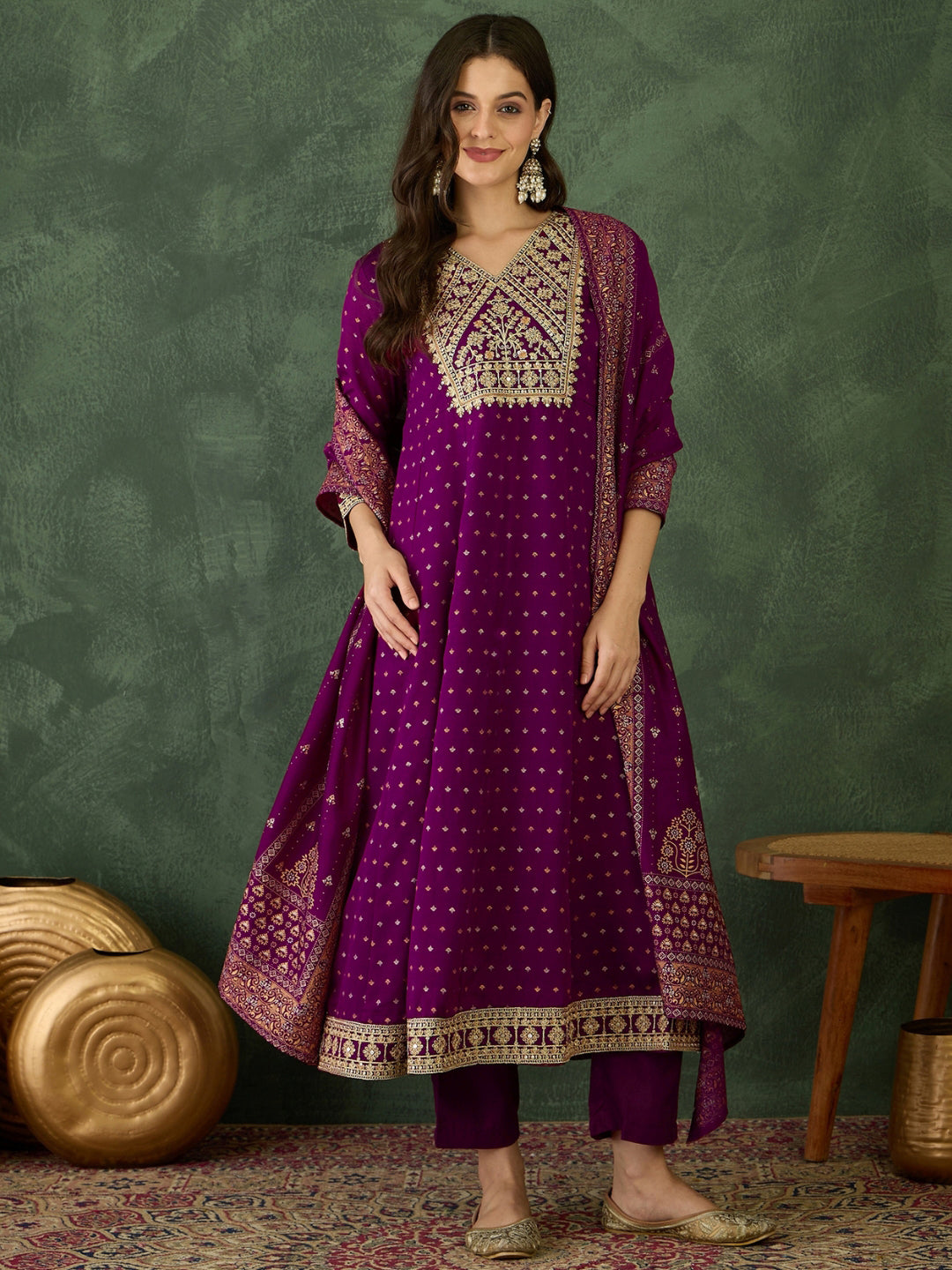 women-vichitra-silk-heavy-zari-embroidery-vneck-kurta-wine-closeup-bohorang