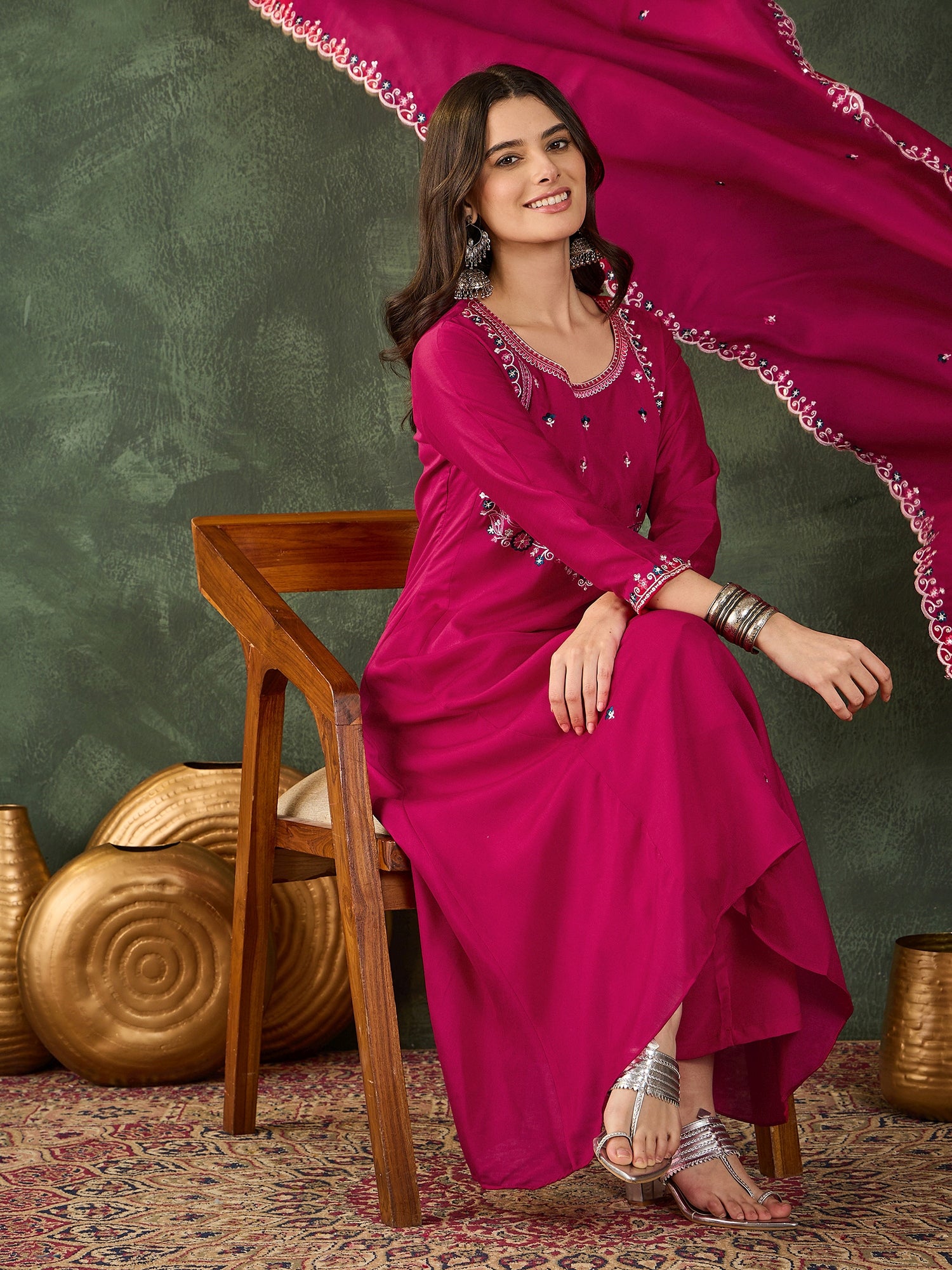 women-rani-pink-vichitra-silk-kurta-set-seated-dupatta-flying-view-bohorang